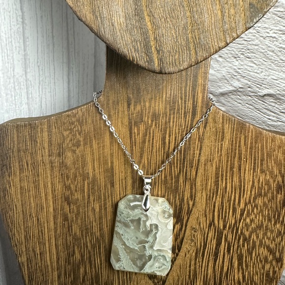 Moss Agate Pendant Necklace on Silver Copper Chain - Picture 3 of 11